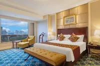 Ramada by Wyndham Yichang（CBD shopping mall Nanmen Store）） - balcony