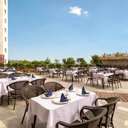 Yijingwan Hotel (Zhuhai Qinglv Road, Seashore Swimming Pool)