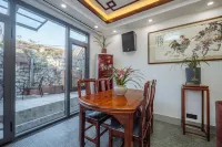 Flower Building Lushan Luyinqi Homestay (Lushan Scenic Area Cableway Station)