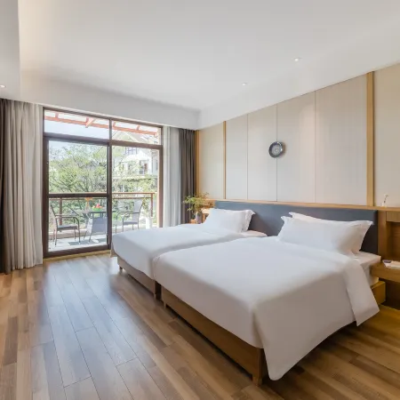 Floral Lux Hotel· Guiyuanxianju Hotel