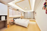 Xingxiang·Viewing Designer Homestay (Yanji Yanbian University Internet Red Wall Store) - 2성급