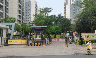 Meichen Apartment (East Railway Station Subway Station)