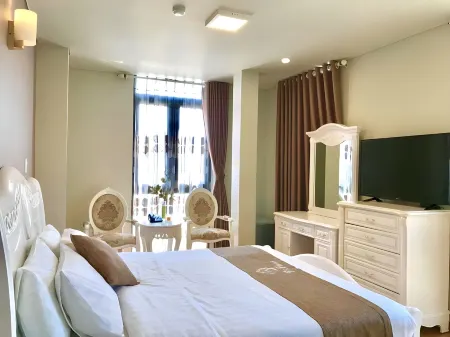 F & F Hotel