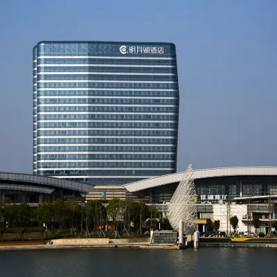 Moon Lake Hotel Hotels near Yangzhou Railway Station