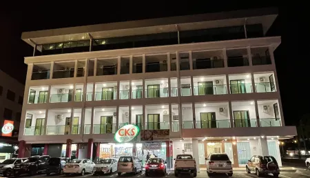 Hotel Bundusan Отели рядом с достопримечательностью «M-Cubed Bar»