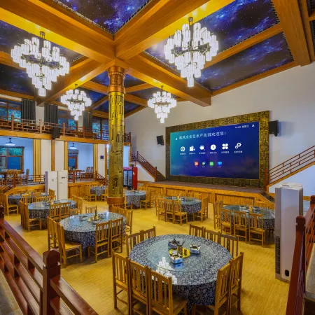 Zhangjiajie Wulingyuan Forest Youyue Art Homestay