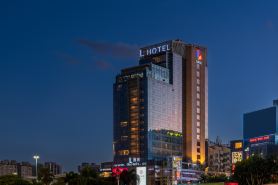 Zhuhai L Hotel （Gongbei Port High-speed Railway Station）