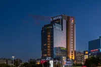 Zhuhai L Hotel （Gongbei Port High-speed Railway Station） Hotels in 