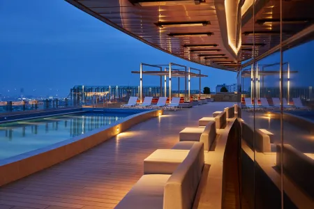 LOTTE CITY HOTEL JEJU AIRPORT Отели рядом с достопримечательностью «Драконный головный рок»