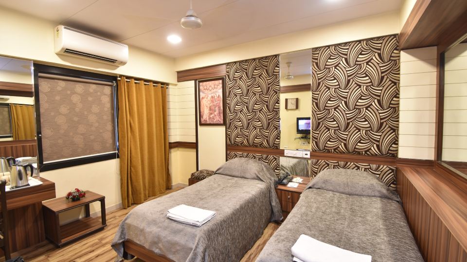 Hotel Metro Palace Bandra