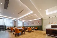 Floral Lux Hotel·Taizhou Fengchenghe Resort Hotel (Old Street)