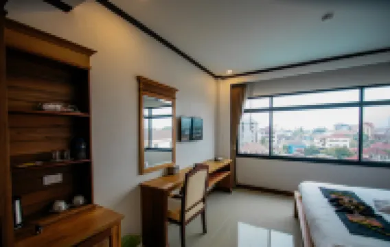 西松巴特廣場酒店 萬榮酒店