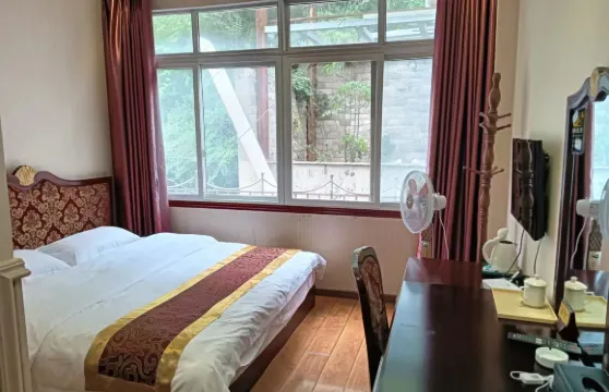 瀘定康巴遊客賓館