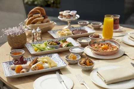 The Peninsula Istanbul Отели рядом с достопримечательностью «Библиотека Ахмеда III»