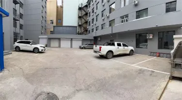 Бесплатная парковка
