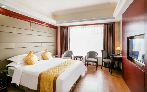 OYO Jiaotong Hotel (Xinyang Railway Station)