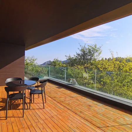 Yingying Mountain House B&B