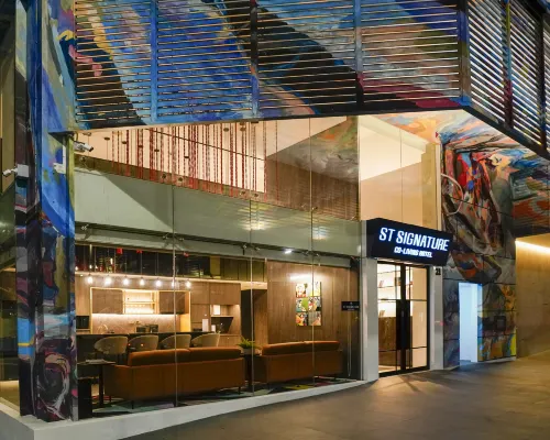 ST Signature Bugis Middle Hotels near Victoria
