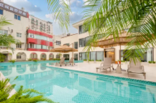 Faniin · Between flowers Courtyard Villa