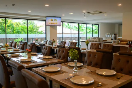 Iris Palace Отели рядом с достопримечательностью «Suk Sabai Villa»