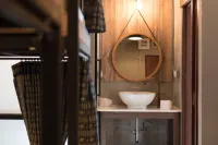 Sri Hostel Ayutthaya فنادق في بانغ ساي