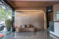 โรงแรมมอร์นิ่งแคทหนิง