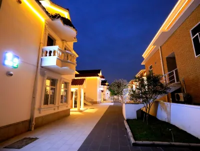 Golden Lake Hotel Hotels near Sanjiangshuiyun Park