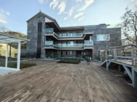 Luoping County Guyang Xiaozhu B&B โรงแรมใกล้จินจิลิง