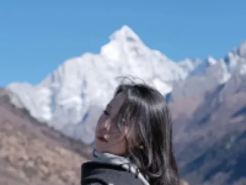 Siguniang Mountain Yangwangxingkong Snow Mountain Hotel[The best spot to view snow-capped mountains] โรงแรมในเซี่ยวจิน