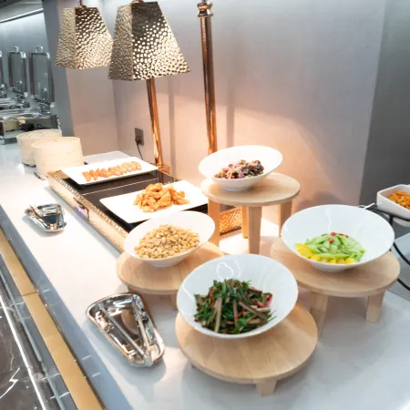 World Hotel (Kaifeng Lankao Chezhan Road Hualiancheng Shopping Plaza)
