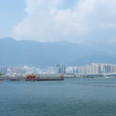 Da Guan Hotel (Dali Erhai Park High-speed Railway Station Branch)