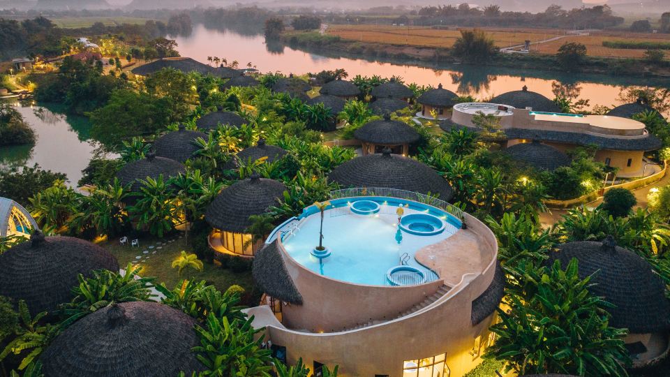 Chongzuo in the wild night set, see wild luxury Villa