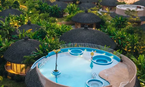 Chongzuo in the wild night set, see wild luxury Villa