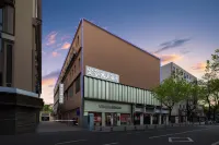 Kong Gu You Lan Hotel (Ningbo Railway Station Tianyi Pavilion) Hotels near Ningbo University of Technology (Xixiaoqu)