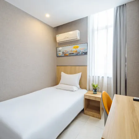 Huayu Light Hotel (Keqiao RT-Mart Pearl Square Subway Station Branch)
