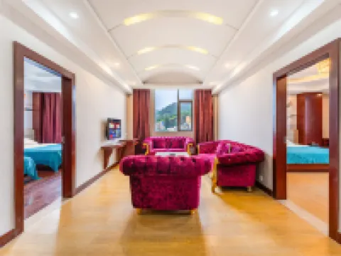Cenxi Yuanfeng Hotel (Tanhua Bus Station) Hotels in Cenxi