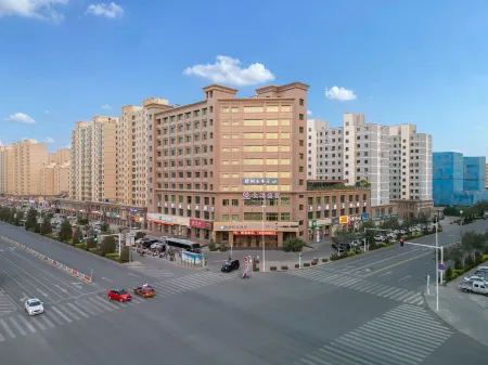 Oasis Holiday Inn (Zhangye West high-speed rail station)