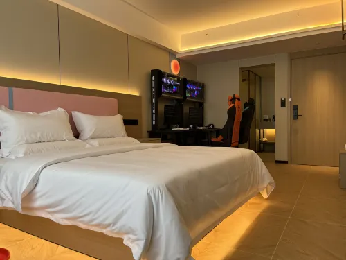 Latitude 18° Smart Hotel (Yingzhou Clear Water Bay)