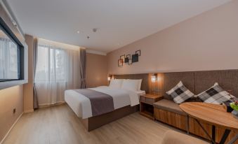 Homeinn Plus Hotel (Nanjing Olympic Sports Center Xinglong Street Subway Station)