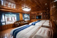 Manchu Tibetan Village Homestay