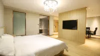 Elong Wanguo Hotel (Haixi Golmud E-commerce Building)
