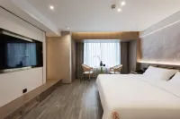 Le Shan MANPHU Cinema•ZenGardenCharmChoiceHotel