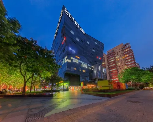 Gong hotel Hotel dekat pusat perbelanjaan Parkview Green