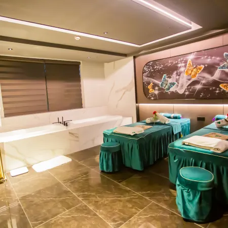 Jingsha Four Seasons Changchun Hotel (Yiwu International Trade City District 1)