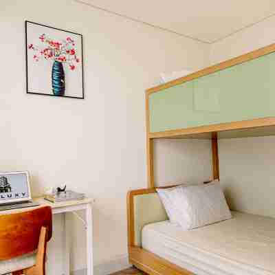 Beachfront 2 Bedroom Appartment with Glass wall by Villuxy Rooms