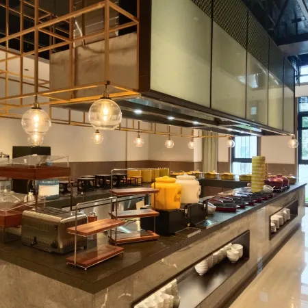 Luanchuan Mountain Heyou Hotel