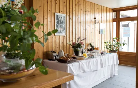 Résidence Odalys les Chalets d'Evian Отели рядом с достопримечательностью «Buvette et Source Cachat»