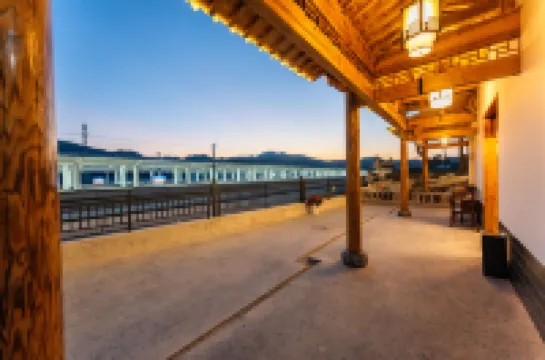 Xidi Fuxing Hao parent-child theme garden meisu Hotels near Yixian Dong Railway Station