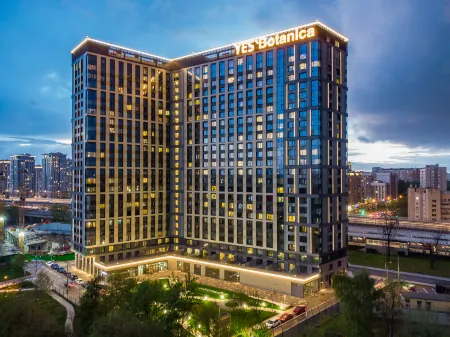 YES Botanica апарт-отель (Ес Ботаника) Отели рядом с достопримечательностью «Скульптурный ансамбль «Знаки Зодиака»»