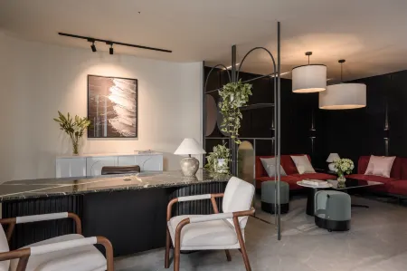 Express by M Village Nguyen Binh Khiem Отели рядом с достопримечательностью «Хошиминский промышленный университет»